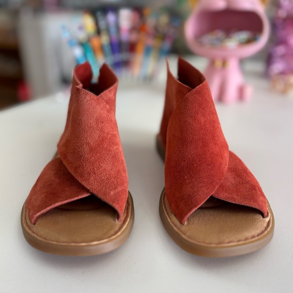 Born Wide Strap Suede Leather Sandals Size 6 - Picture 2 of 7